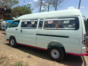 Toyota HiAce 2003 White