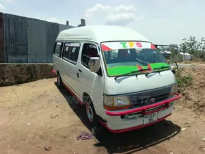 Toyota HiAce 2003 White