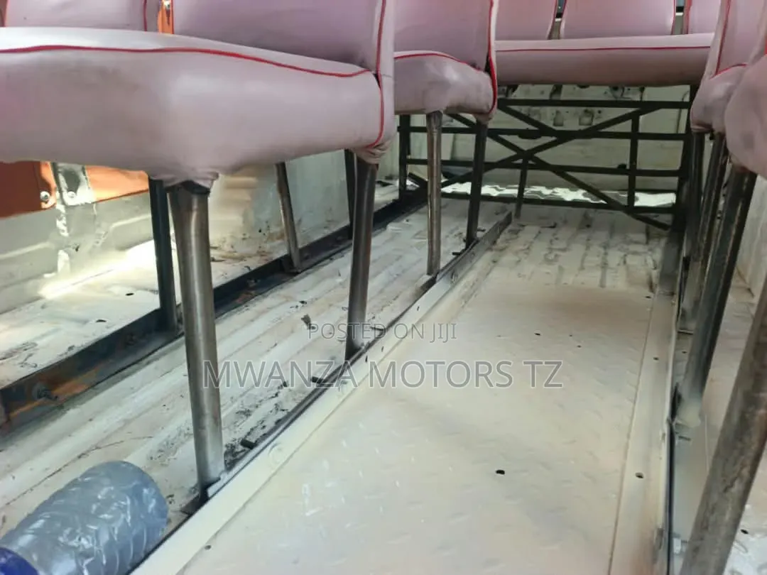 Toyota HiAce 2003 White