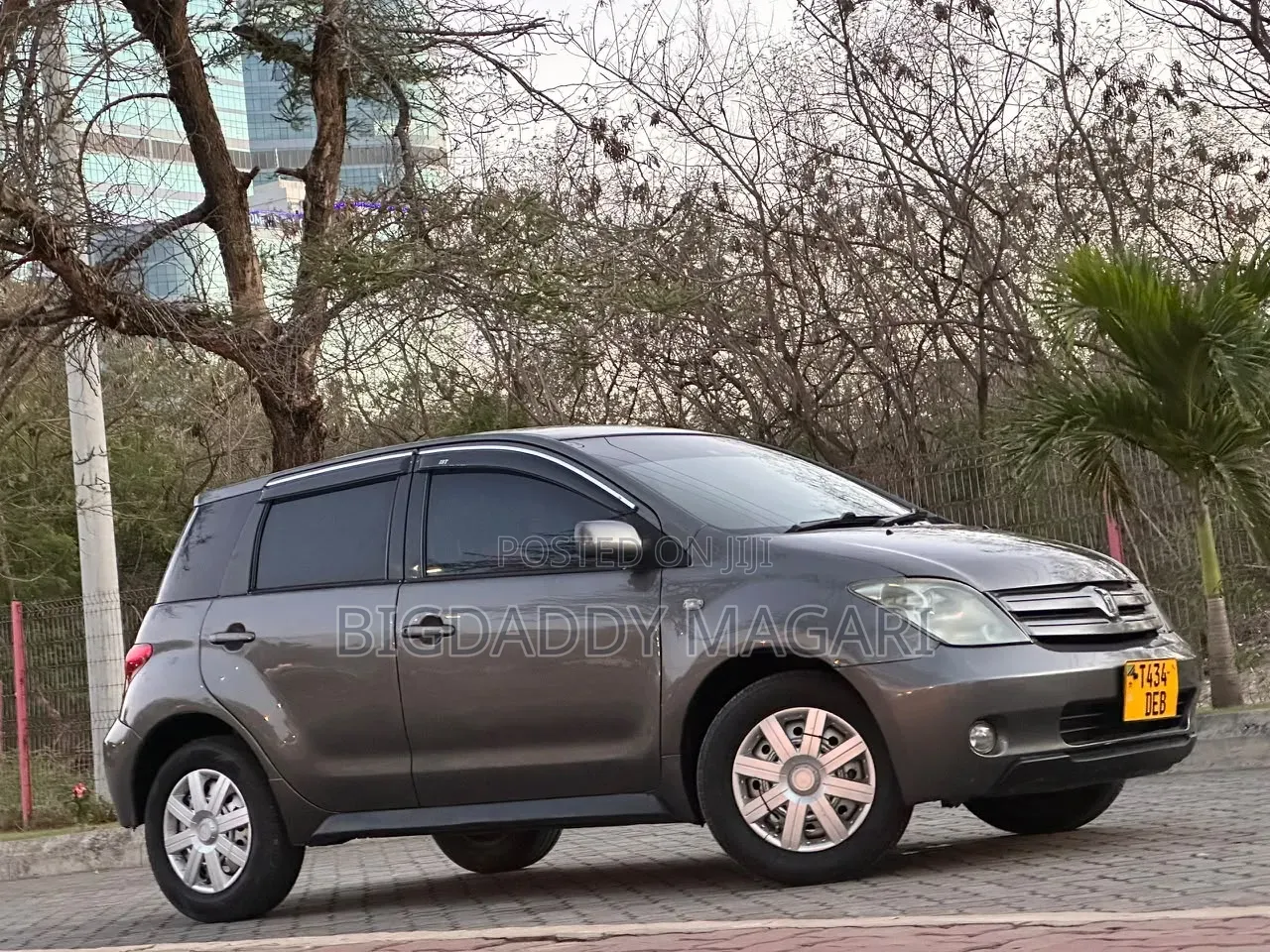 Toyota IST 2004