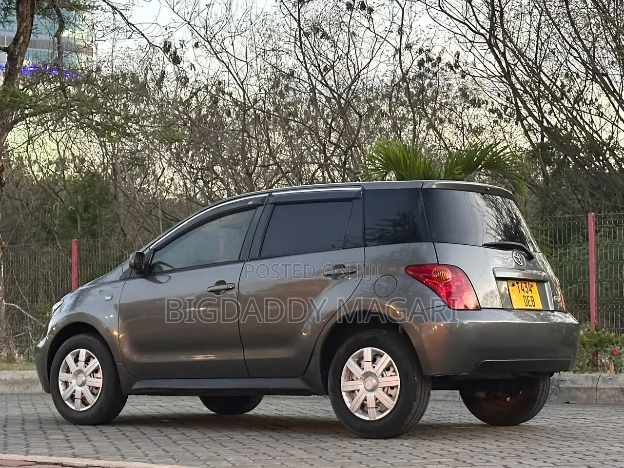 Toyota IST 2004