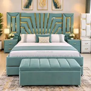 Luxury Bedsofa Yenye Sticker Za Gold Ya 5/6 Na Bedside Zake Mbili