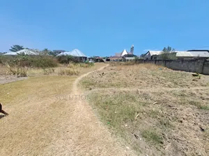 Kiwanja Kinauzwa Mbweni Masaiti