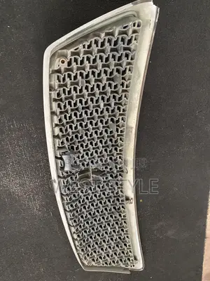 Toyota Crown Athlete Grille GRS200 Original + Crown Logo