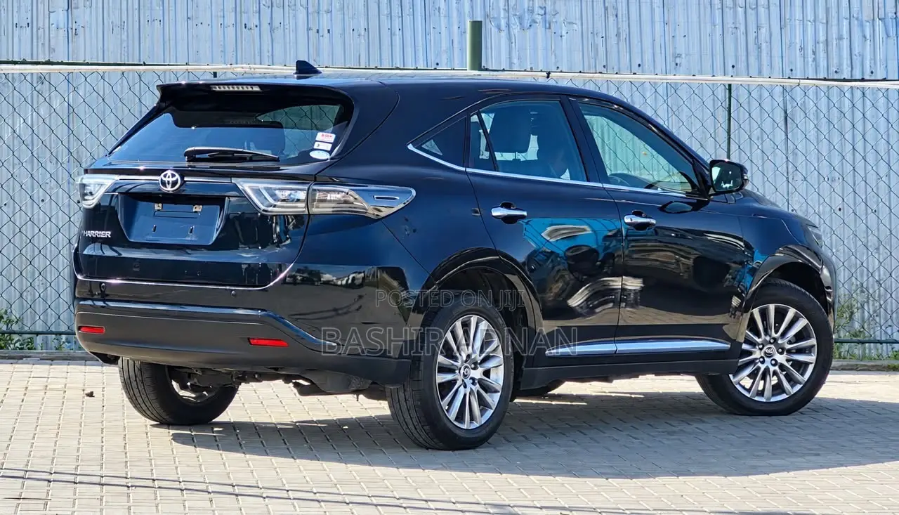 Toyota Harrier 2.0 2016 Blue