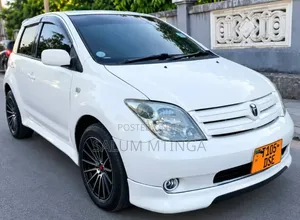 Toyota IST 2003 White