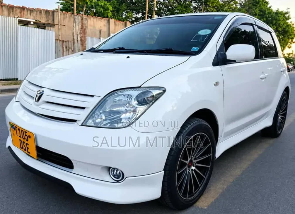 Toyota IST 2003 White