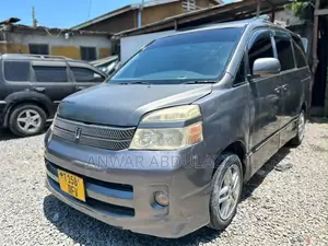Toyota Noah 2.0 143hp AWD (8 Seater) 2007 Gray