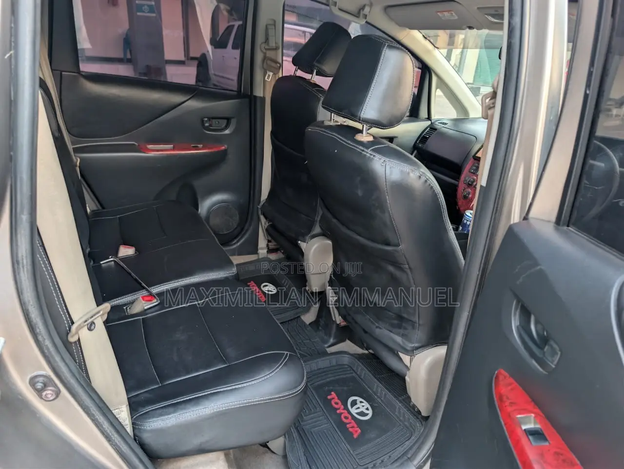 Toyota Ractis 2011 Gray