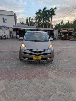 Toyota Ractis 2011 Gray