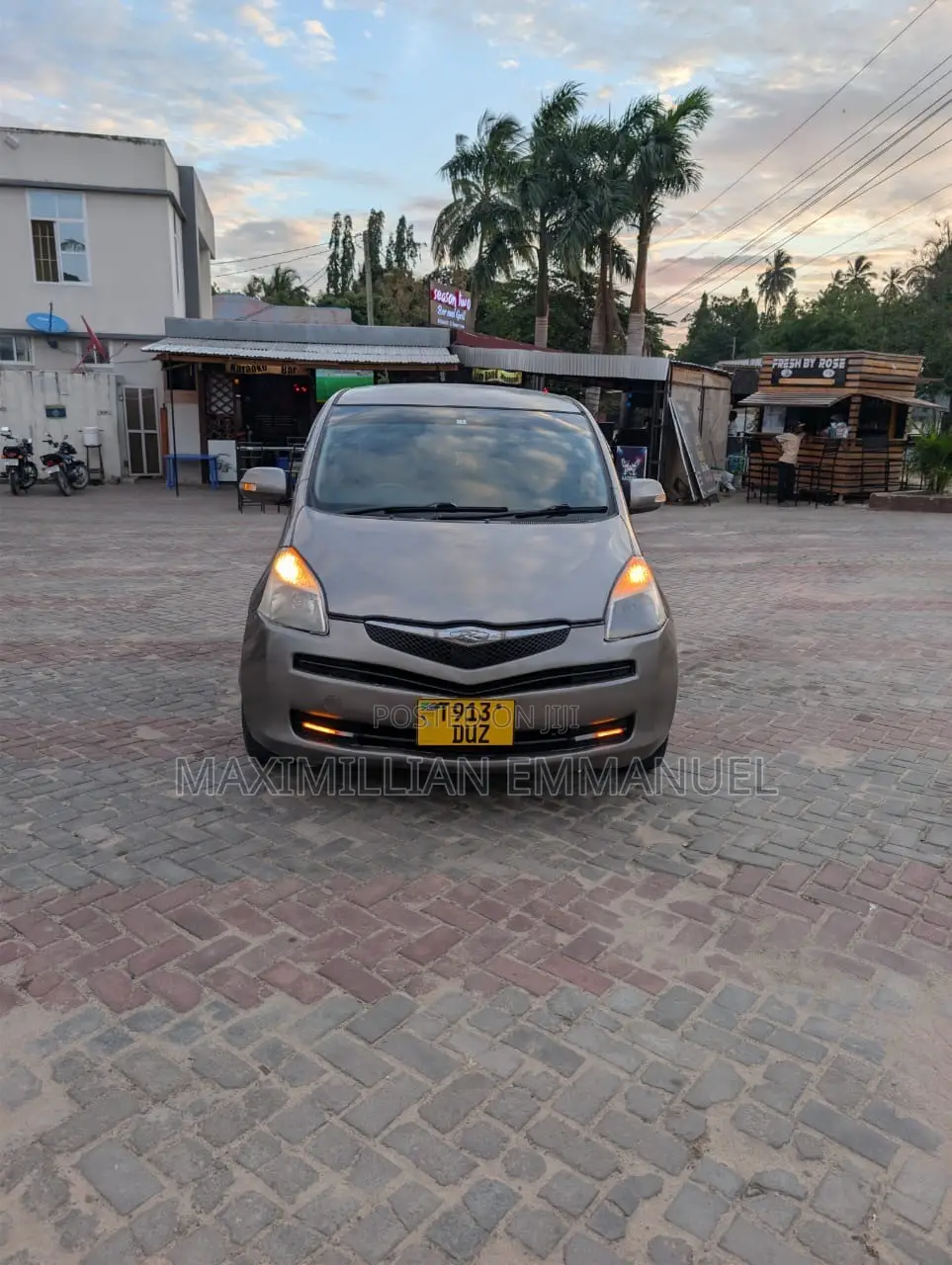 Toyota Ractis 2011 Gray