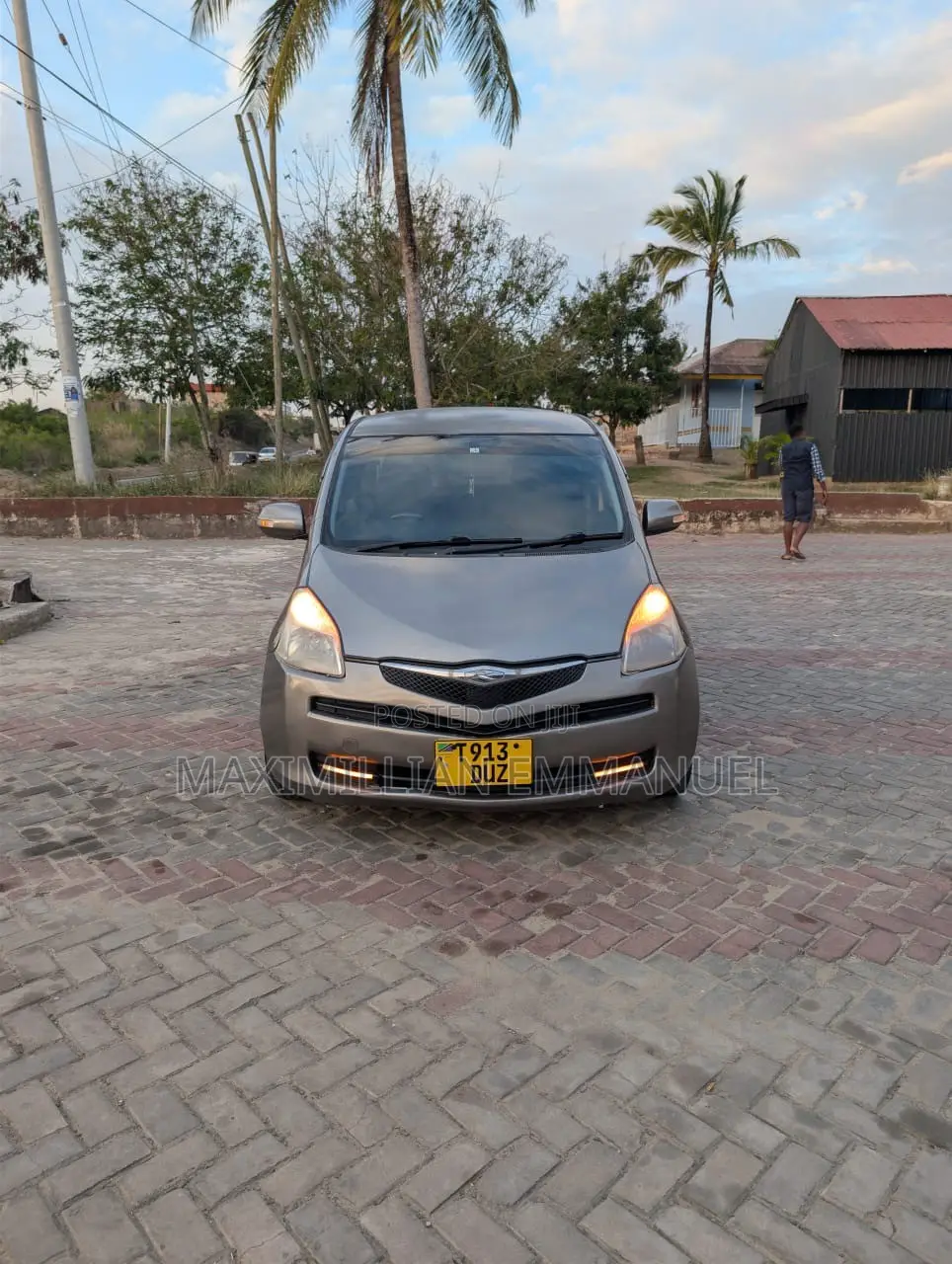 Toyota Ractis 2011 Gray