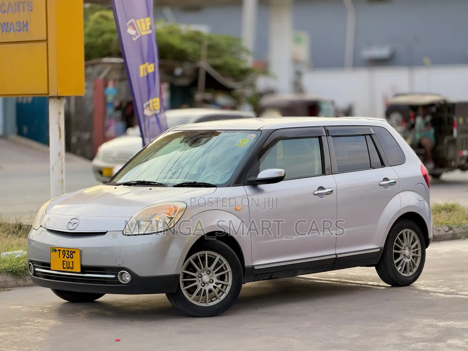 Mazda Verisa 2011 Silver