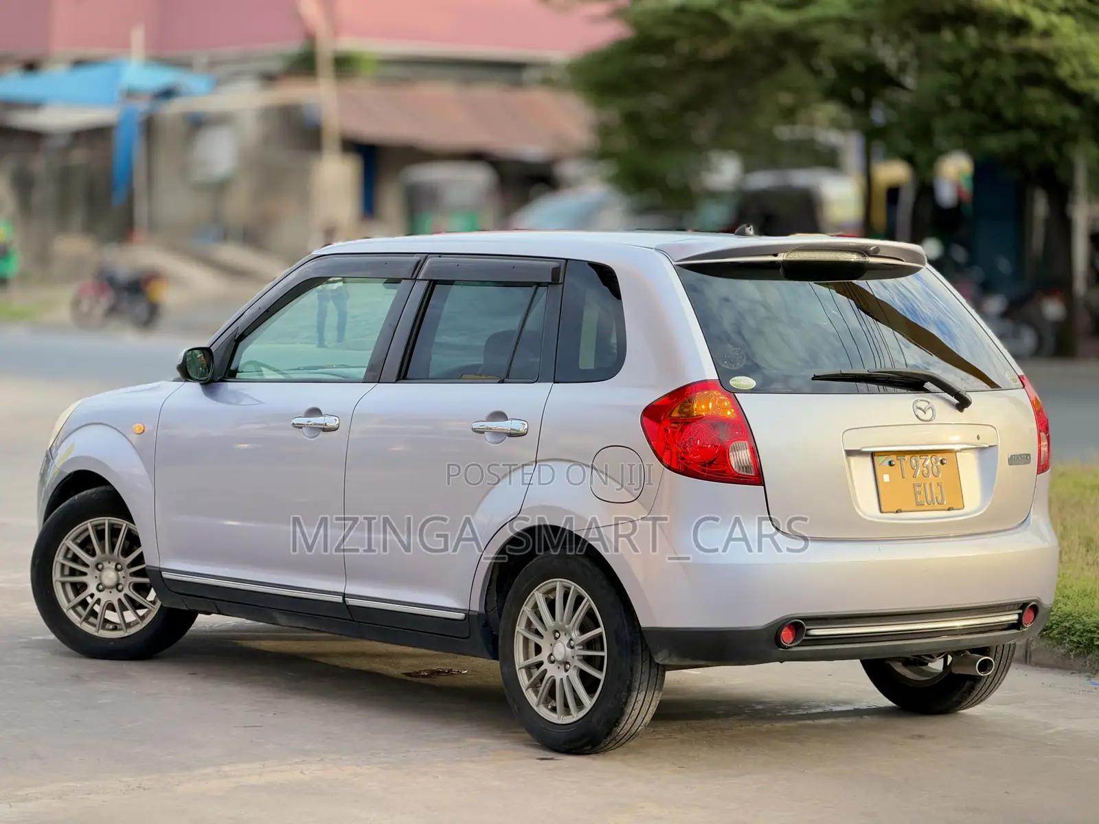 Mazda Verisa 2011 Silver