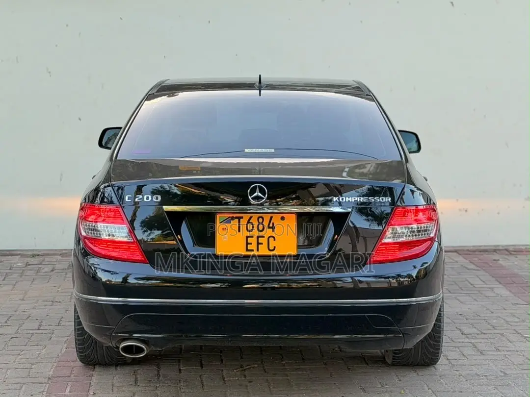 Mercedes-Benz C180 2011 Black