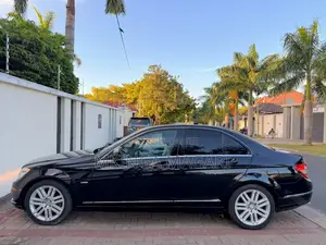 Mercedes-Benz C180 2011 Black