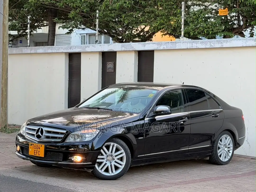 Mercedes-Benz C180 2011 Black