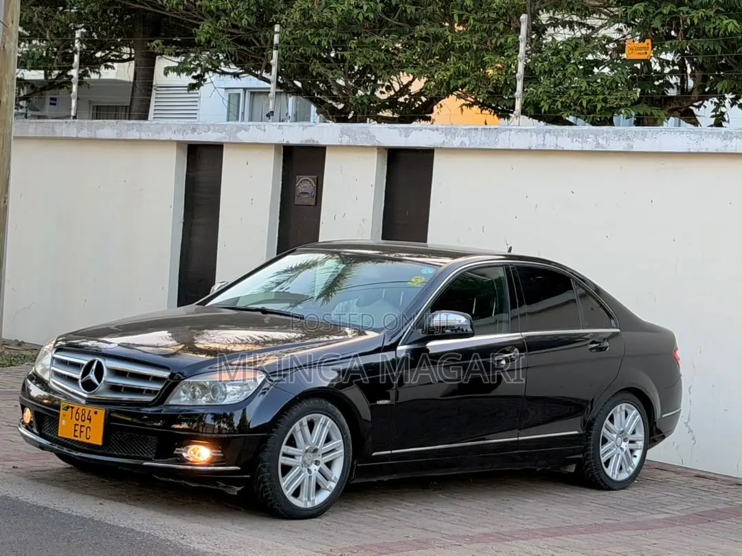 Mercedes-Benz C180 2011 Black