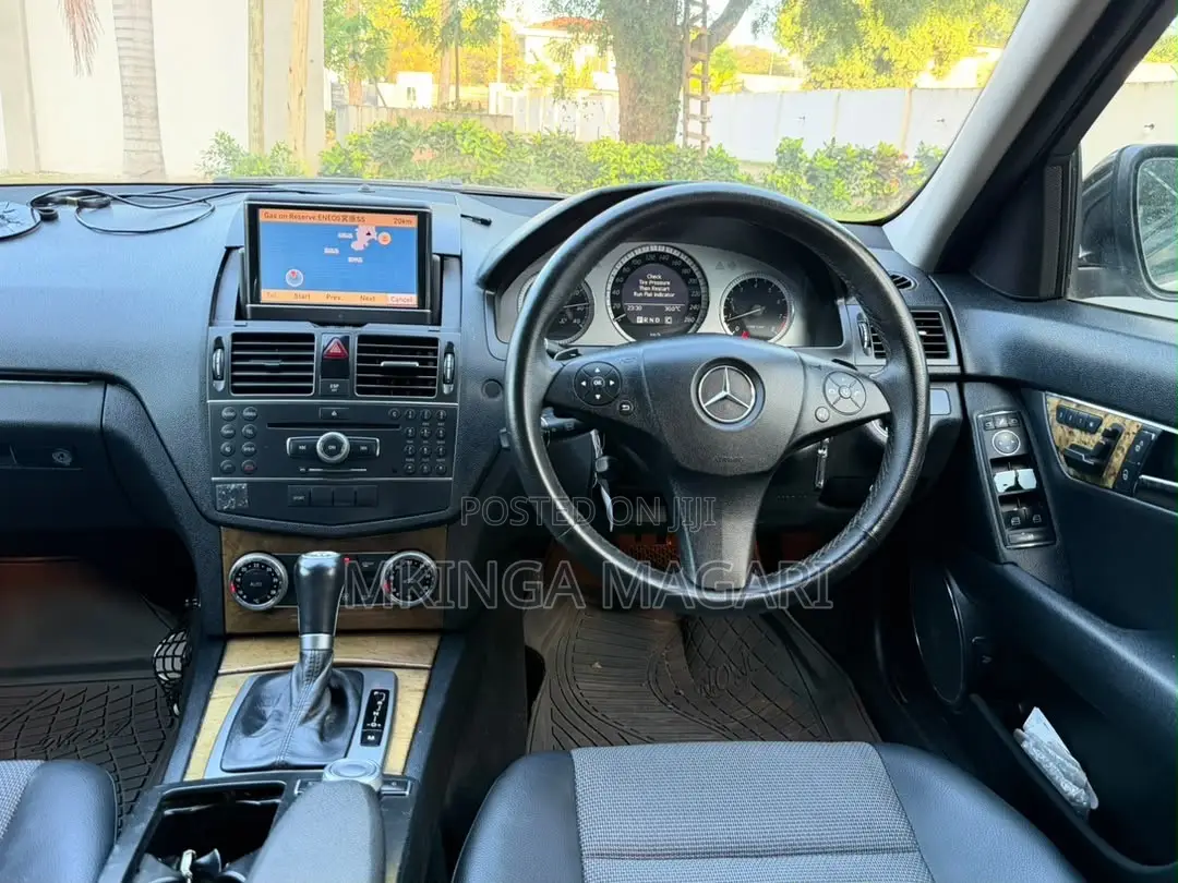 Mercedes-Benz C180 2011 Black