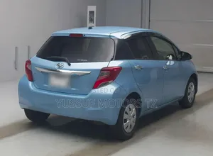 Toyota Vitz 1.3 FWD 5dr 2015 Blue