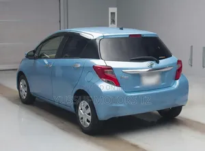 Toyota Vitz 1.3 FWD 5dr 2015 Blue