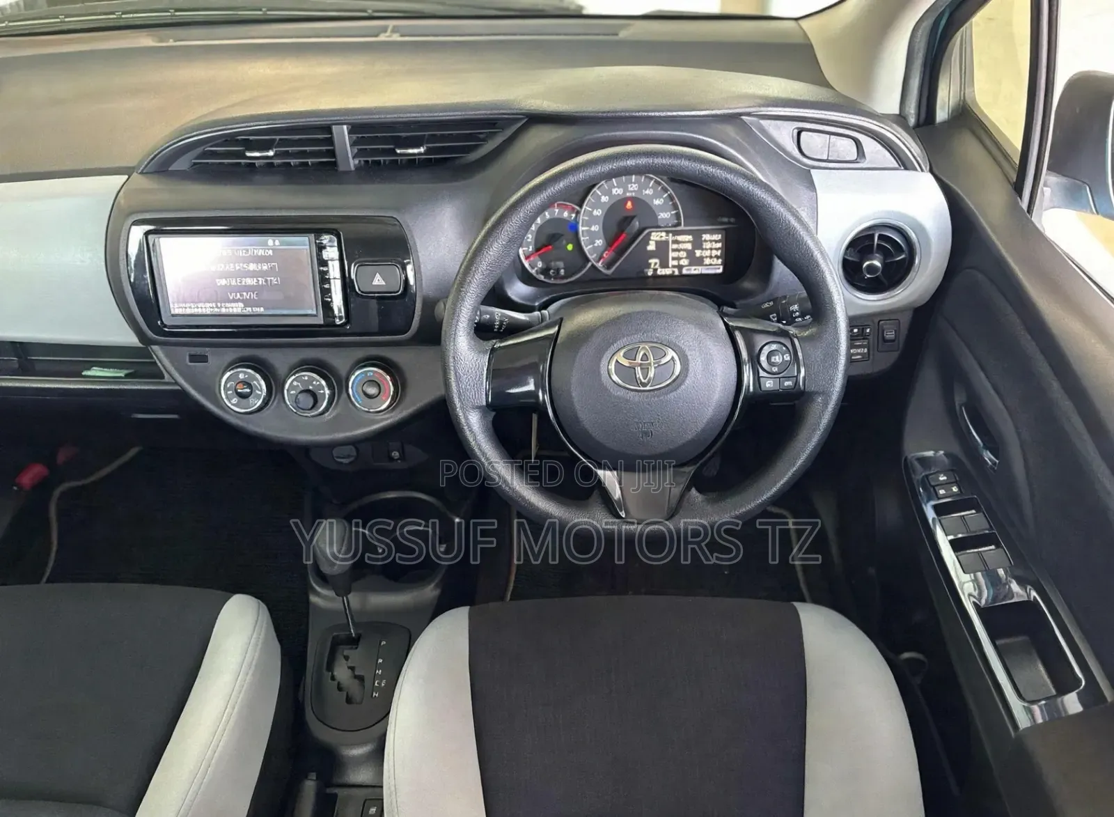 Toyota Vitz 1.3 FWD 5dr 2015 Blue