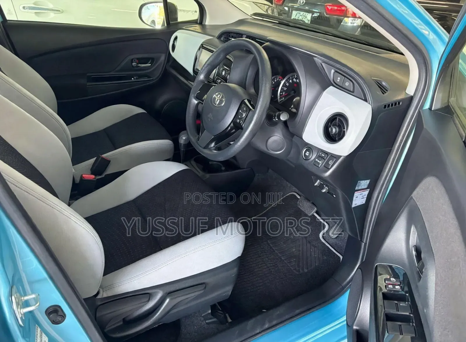 Toyota Vitz 1.3 FWD 5dr 2015 Blue