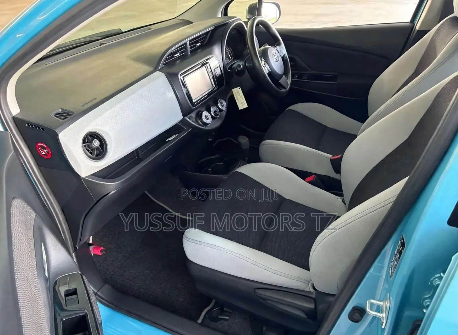 Toyota Vitz 1.3 FWD 5dr 2015 Blue