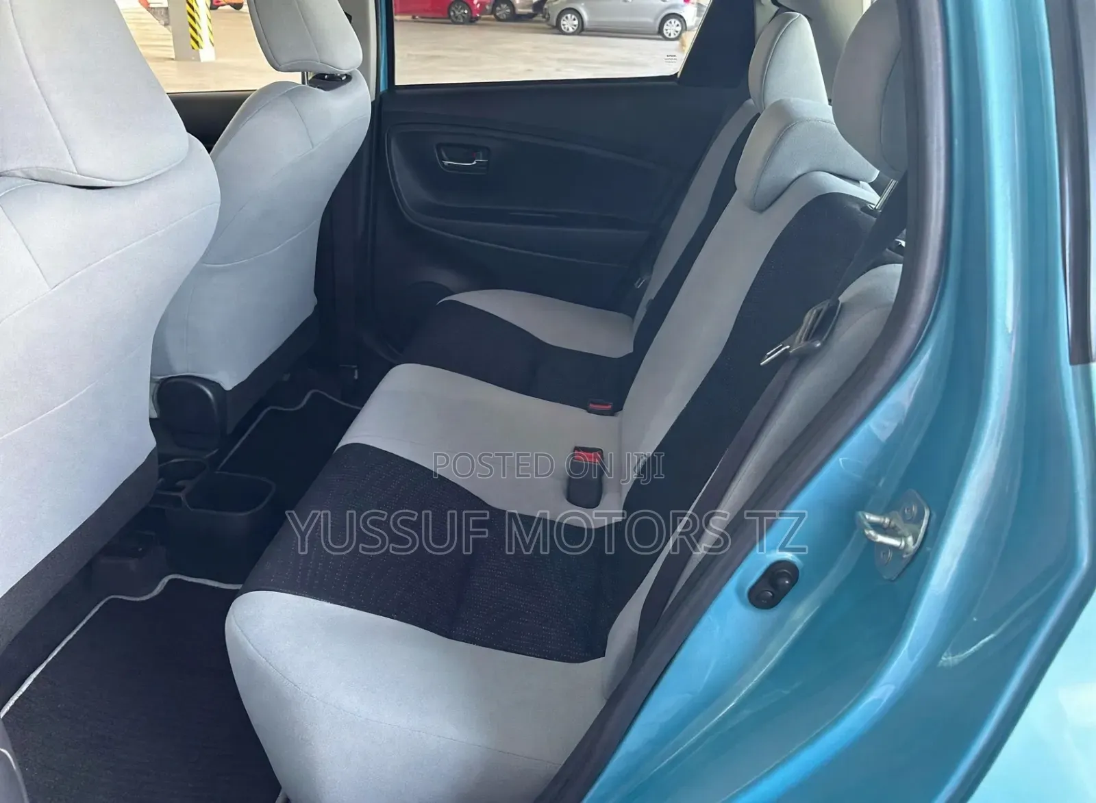 Toyota Vitz 1.3 FWD 5dr 2015 Blue