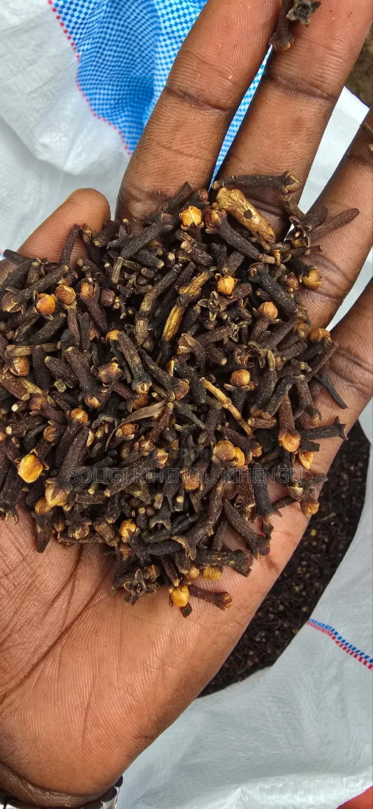 KARAFUU ( Cloves )