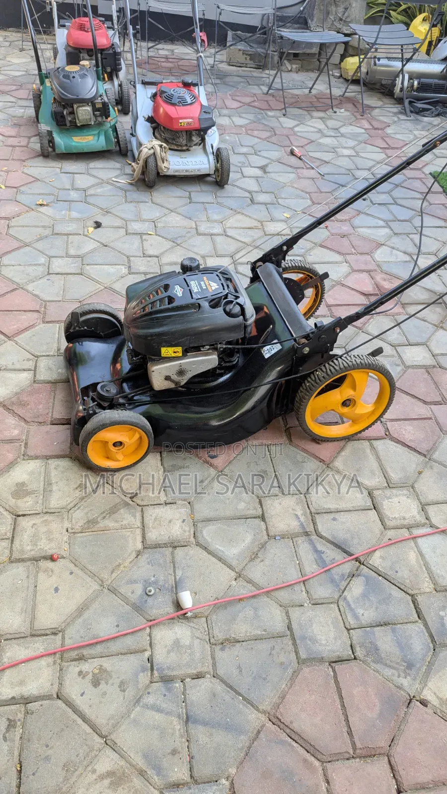 Lawnmower Ni Used LKN Zipo Katika Good Condition