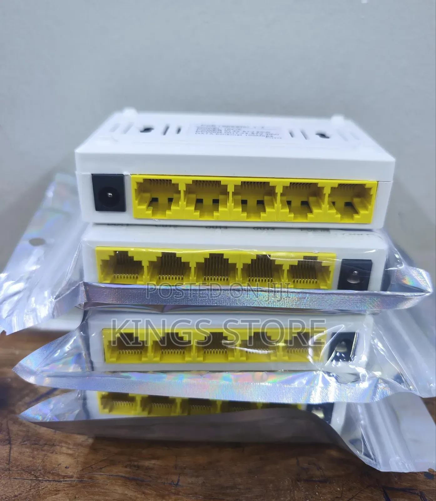 Repeater POE 104JS | 1x IN 4x OUT | 24W | 4x 10/100 MBPS