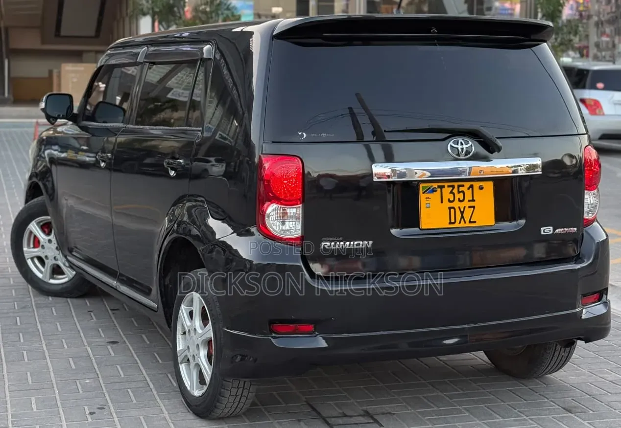 Toyota Corolla Rumion Hatchback 1.5 FWD 2008 Black