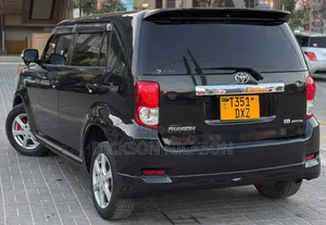 Toyota Corolla Rumion Hatchback 1.5 FWD 2008 Black