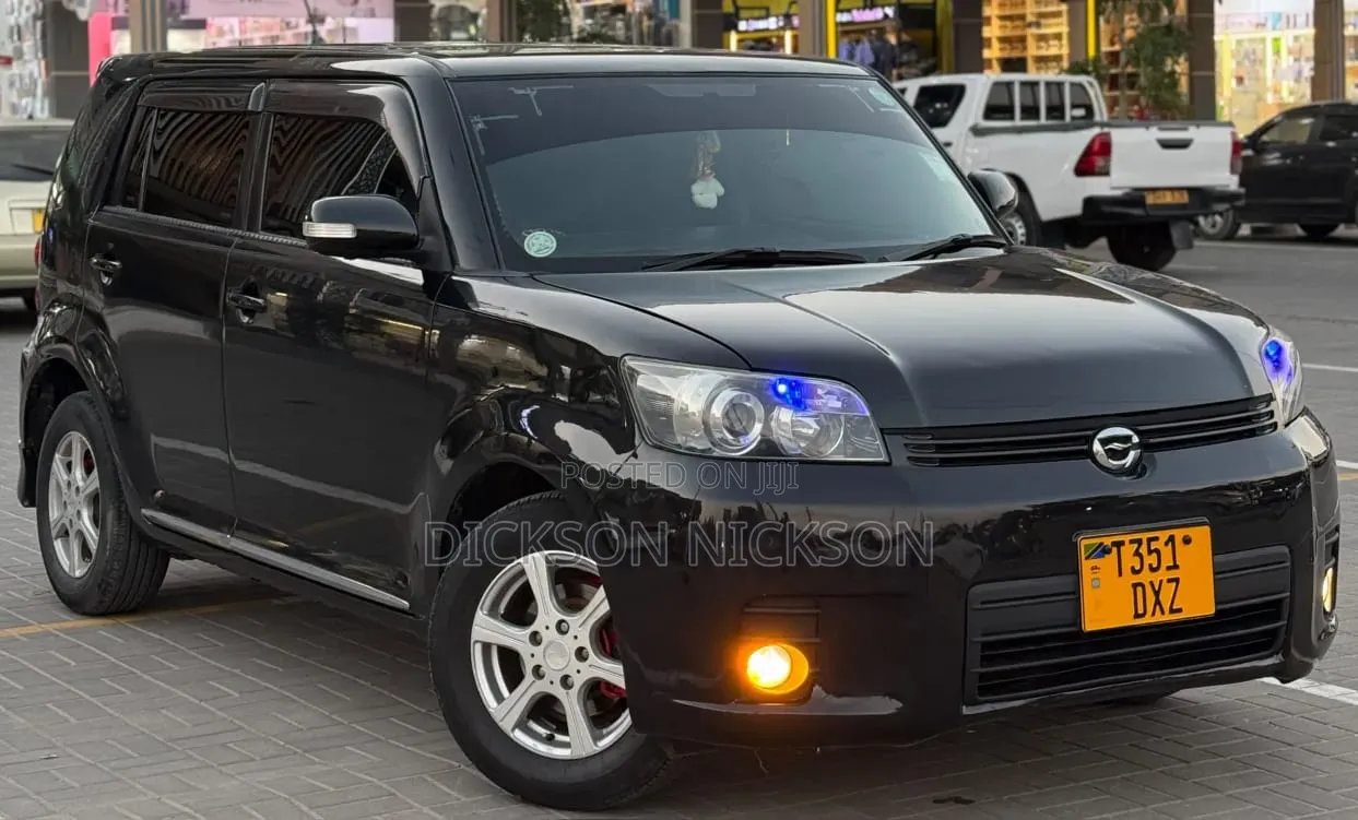 Toyota Corolla Rumion Hatchback 1.5 FWD 2008 Black