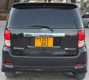 Toyota Corolla Rumion Hatchback 1.5 FWD 2008 Black