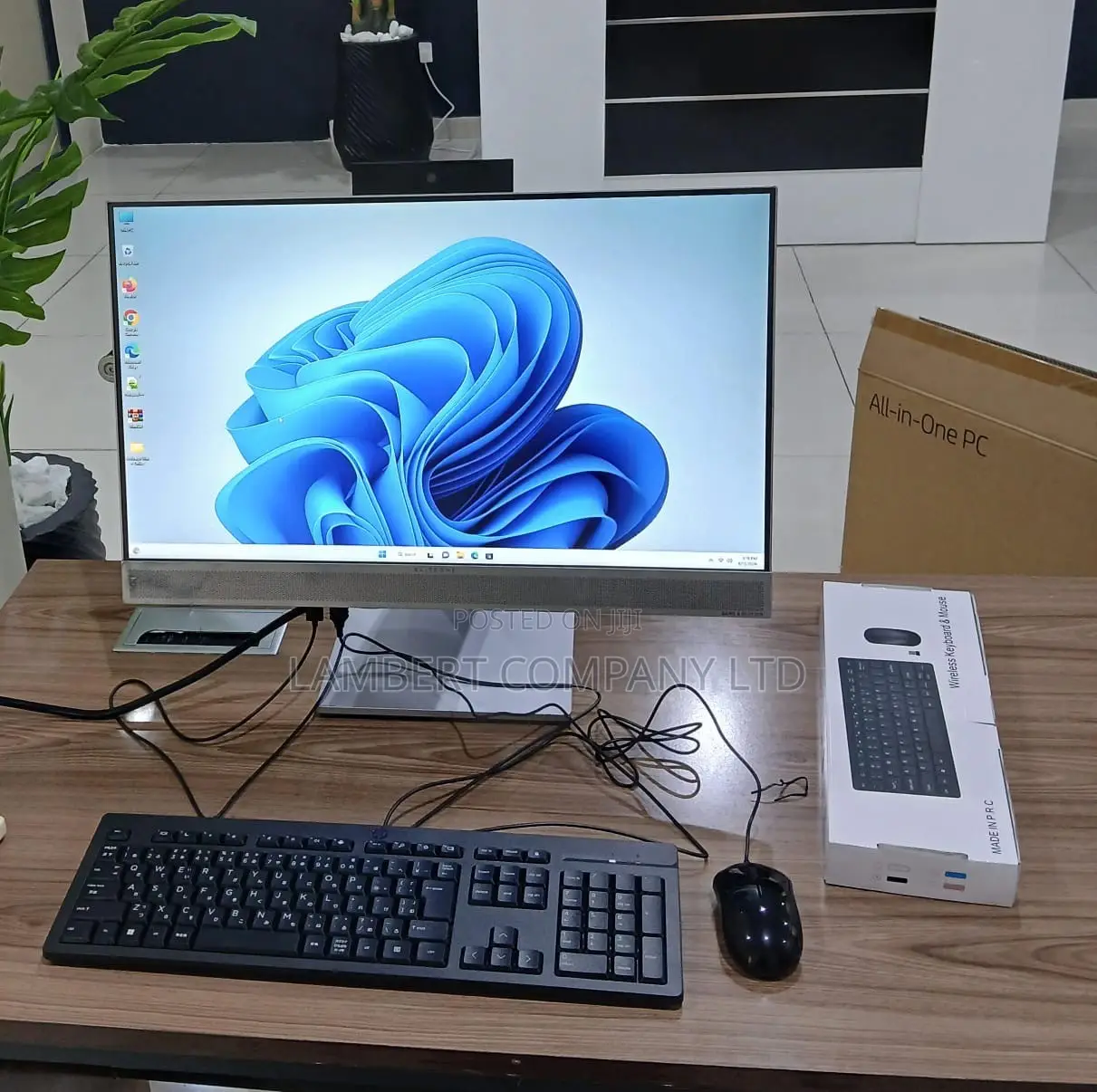 New Desktop Computer HP EliteOne 800 8GB Intel Core i5 SSD 256GB