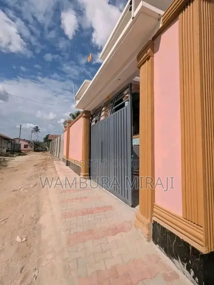 Furnished 5bdrm Block of Flats in Temeke for sale