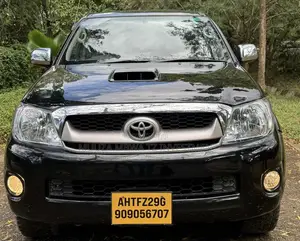 Toyota Hilux 2.5 D-4D 4X4 SRX 2011 Black