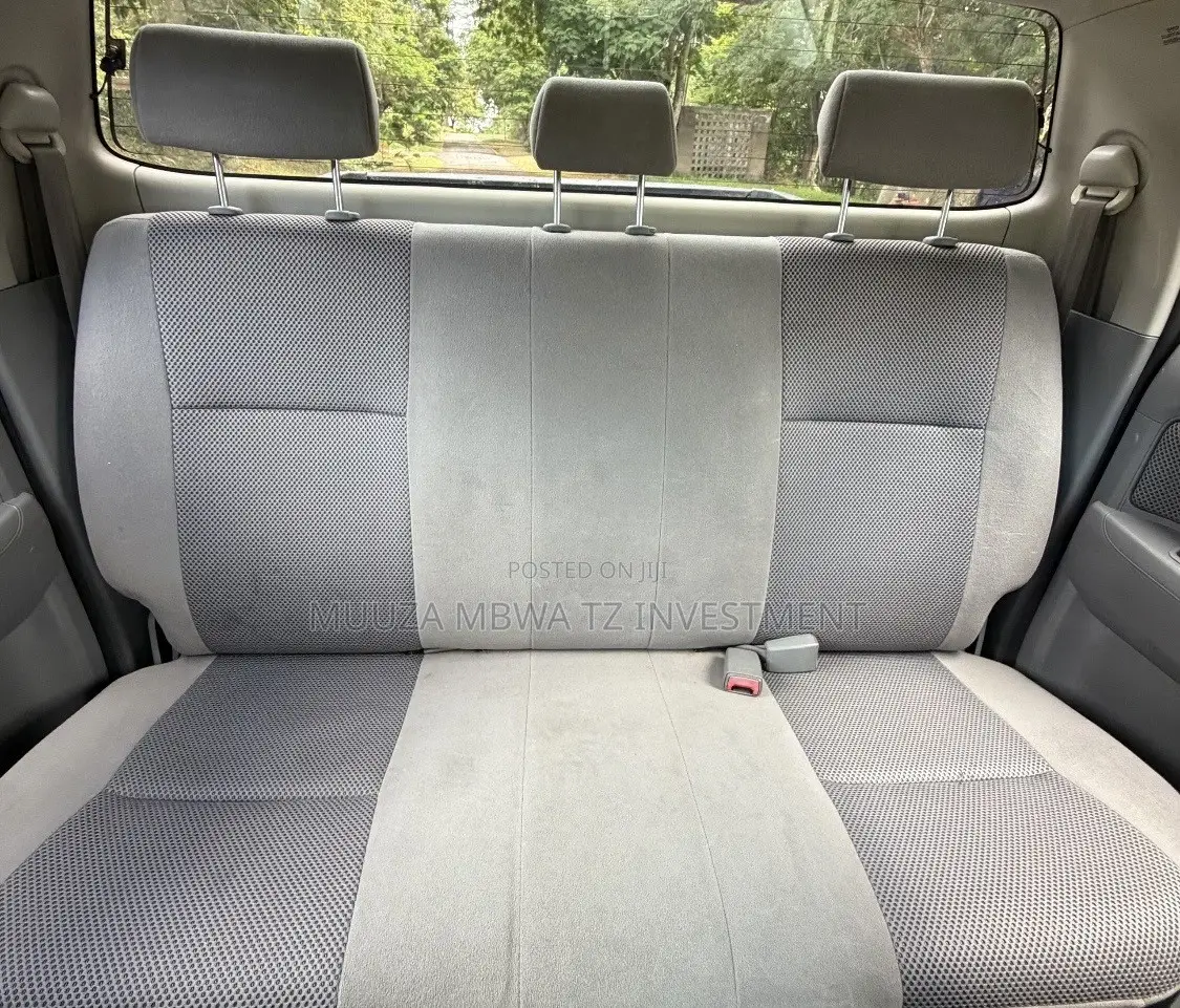 Toyota Hilux 2.5 D-4D 4X4 SRX 2011 Black