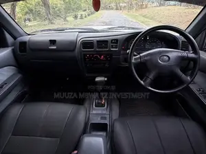 Toyota Hilux 1998 White