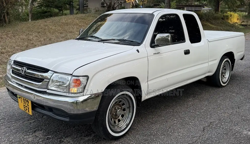 Toyota Hilux 1998 White