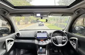 Toyota Vanguard 2010 Black