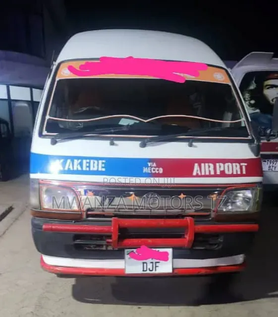 Toyota HiAce 1998 White