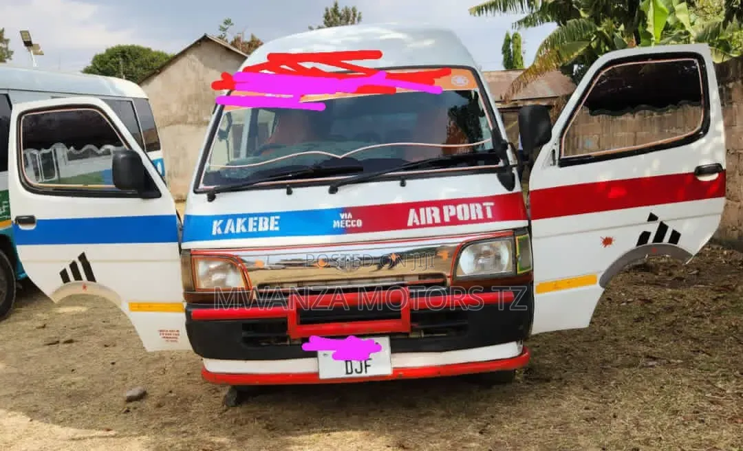 Toyota HiAce 1998 White