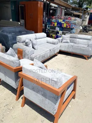 Pendezesha Sebule Yako Kwa Sofa Nzuri Na Yenye Muonekano Wa Kipekee
