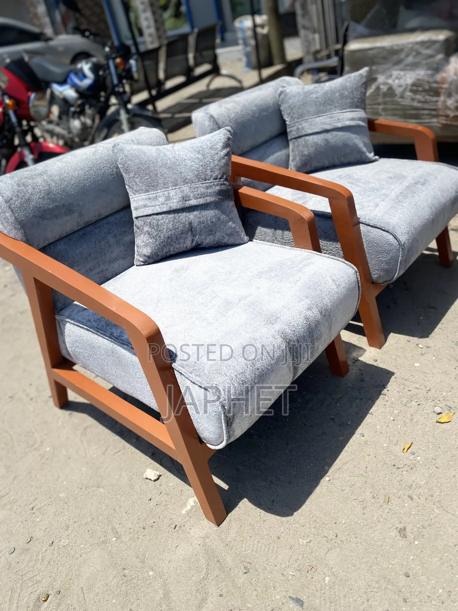 Pendezesha Sebule Yako Kwa Sofa Nzuri Na Yenye Muonekano Wa Kipekee