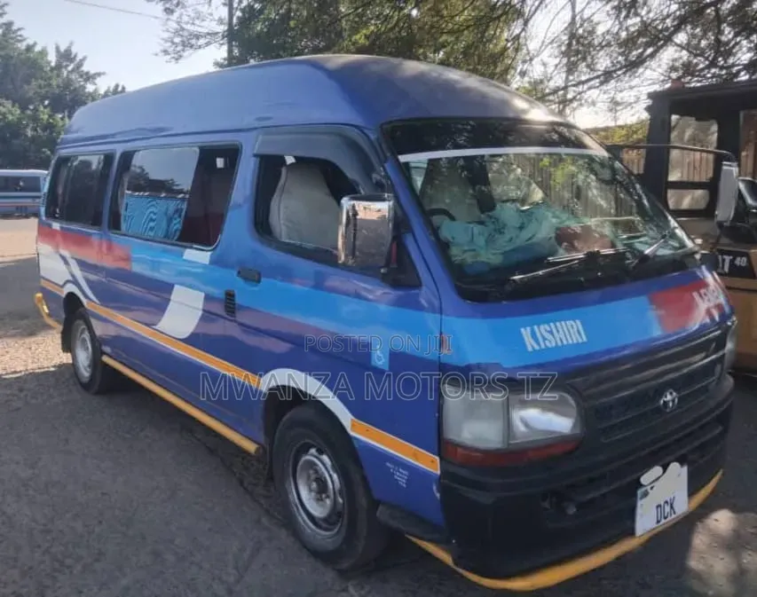 Toyota HiAce 1996 Blue
