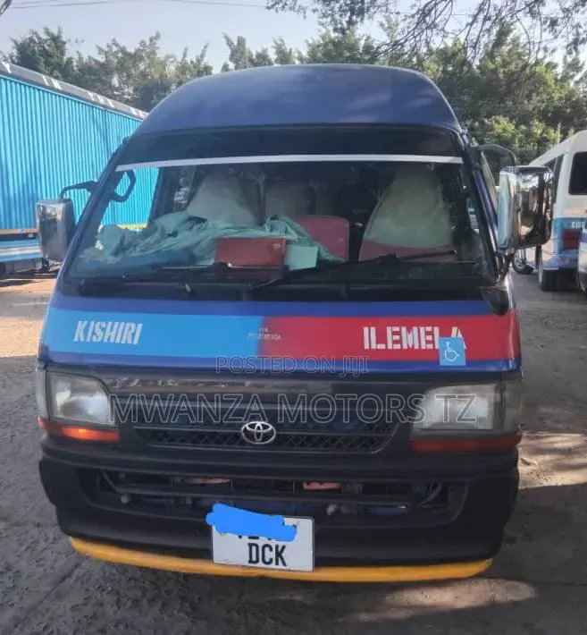 Toyota HiAce 1996 Blue