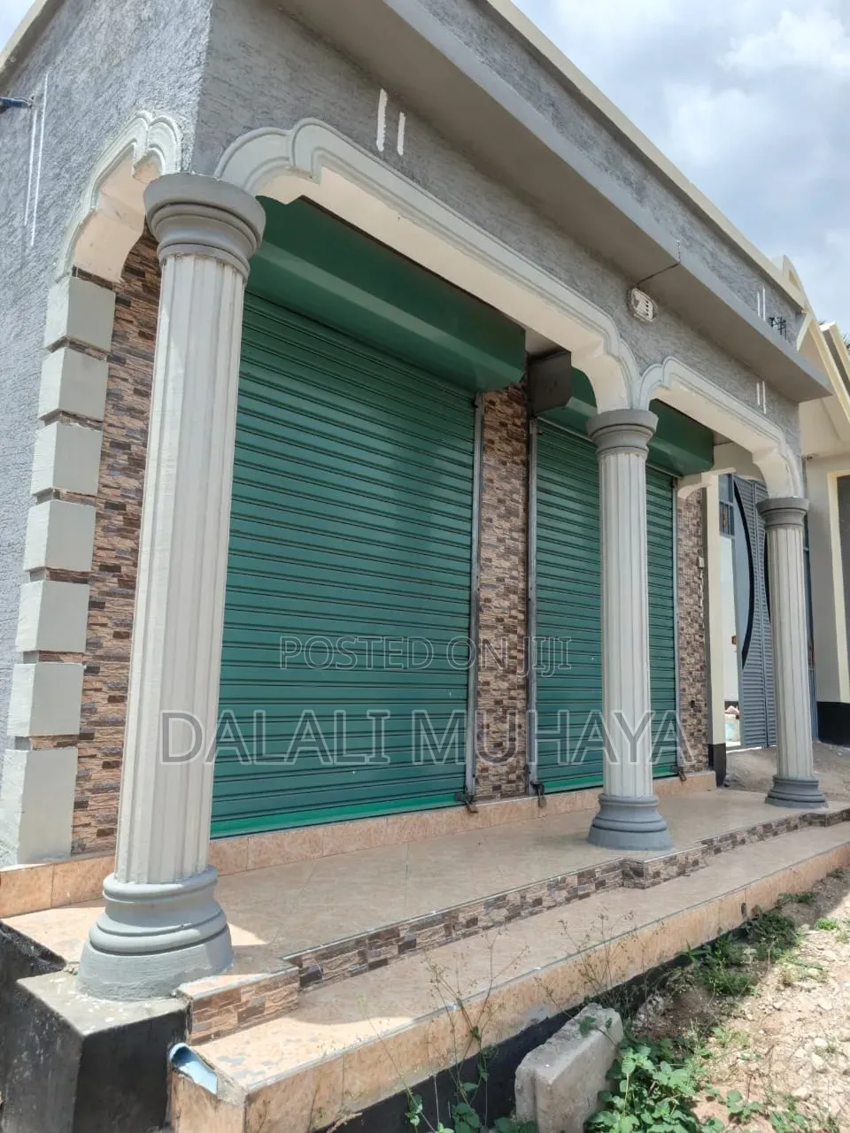 6bdrm House in Mikpeko, Mbagala for sale